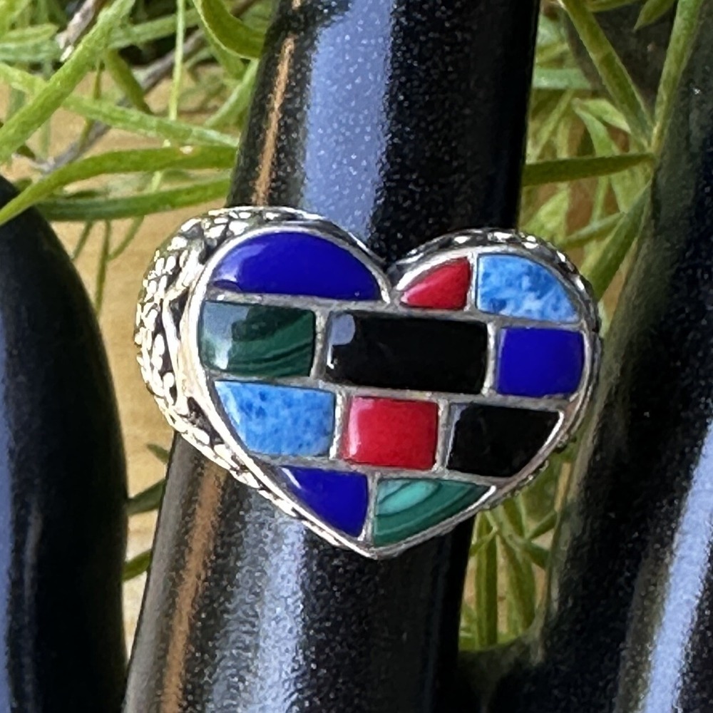 VTG Bold Heart Ring Size 7 Inlaid Multicolor Gems Lapis Coral 925 Sterling 7.4g